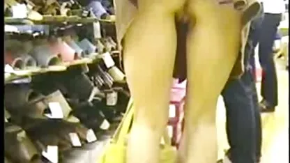 ស្លៀកពាក់សិចស៊ីតាមវីដេអូ