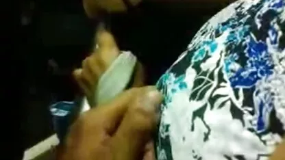 ម្តាយប៉ះឡាន