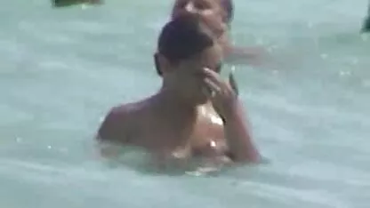 ដោះនិងដោះខោអាវរោម