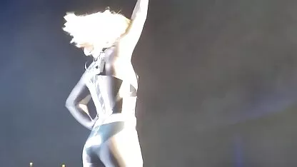 សម្លៀកបំពាក់របស់ Britney Spears មិនដំណើរការនៅក្នុងវីដេអូសិចរបស់ឡាសវេហ្គាសទេ
