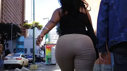 ឡាទីន brunette fuck នៅក្នុងកាគី